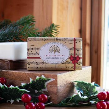 Preview: Englische Weihnachtsseife „Deck The Halls“