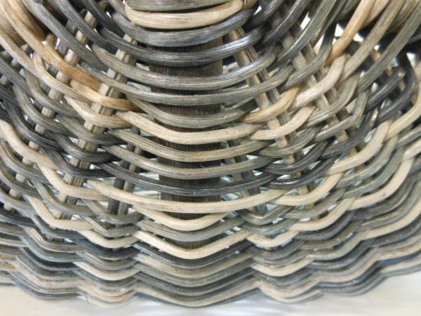 Einkaufskorb aus Rattan schwarzer Griff mit gefärbtem Geflecht (grau)